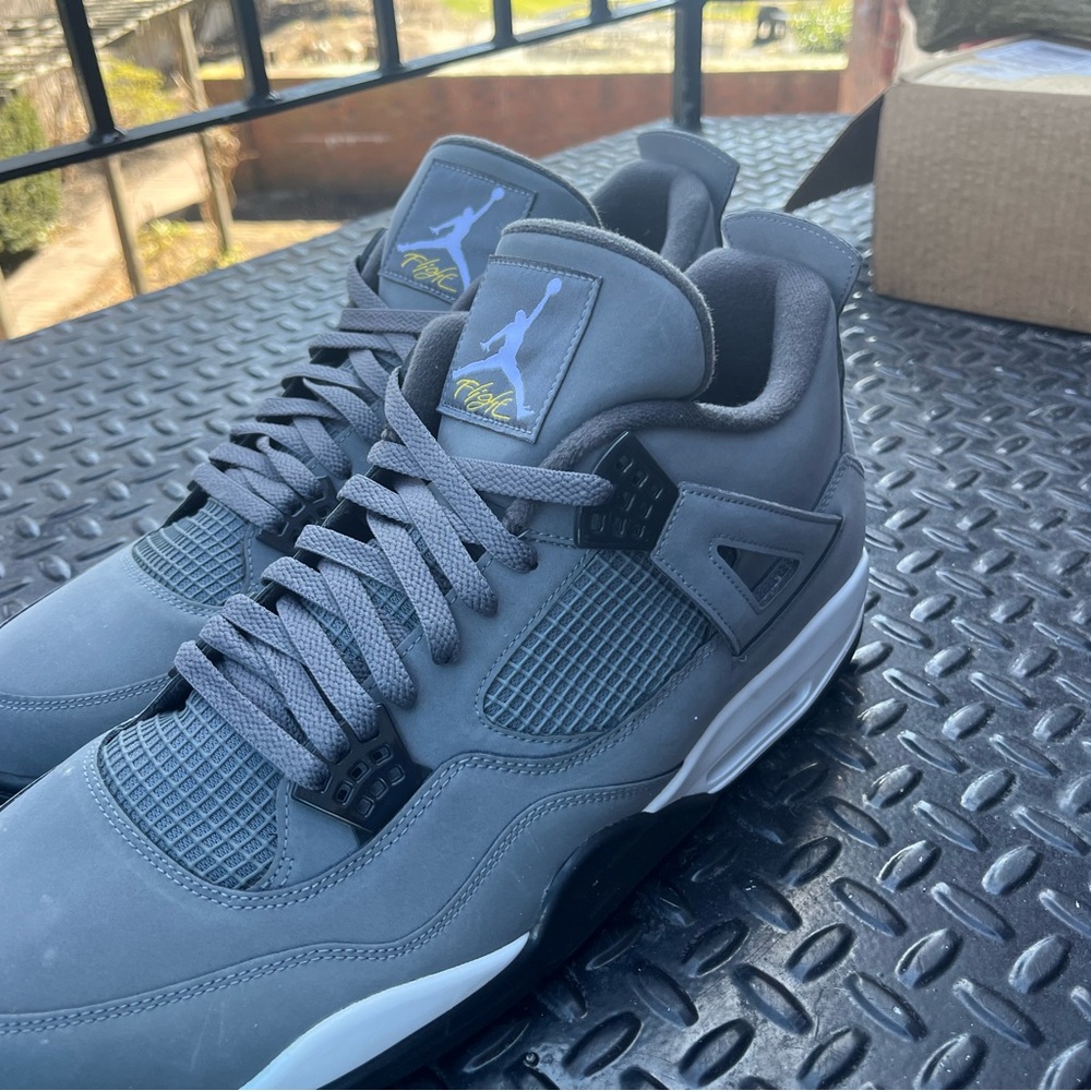 Air Jordan 4 Retro Cool Gray Sneakers